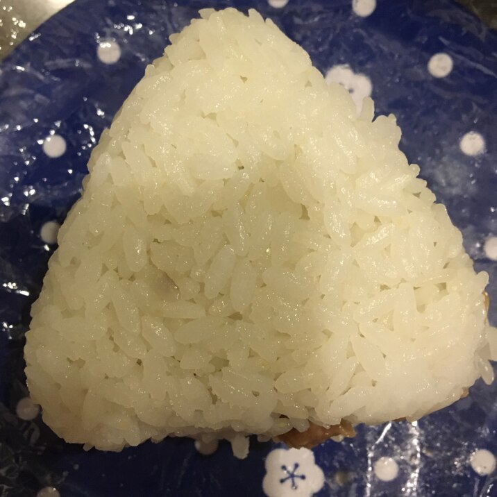 余った牛丼を使って簡単☆牛肉おにぎり♪